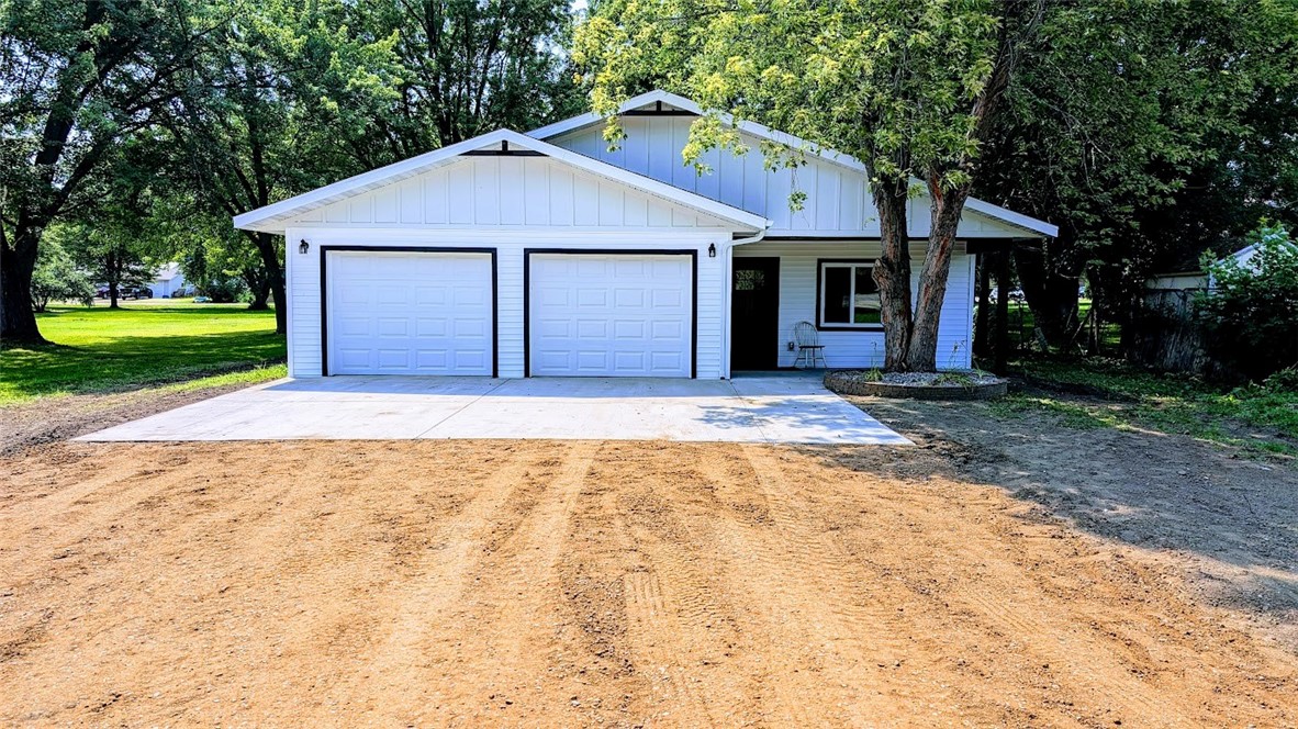 125 E North Street Property Photo