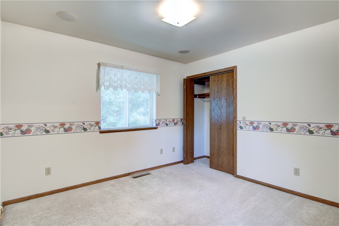 1108 Glades Drive Property Photo 17