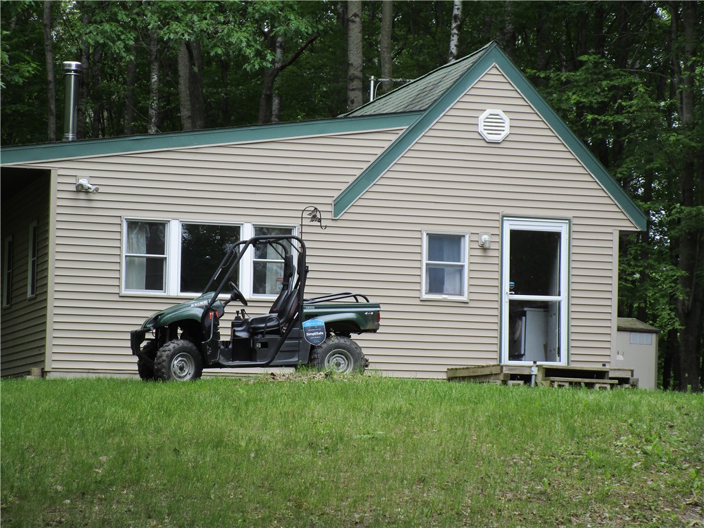 N1676 Round Lake Road Property Photo