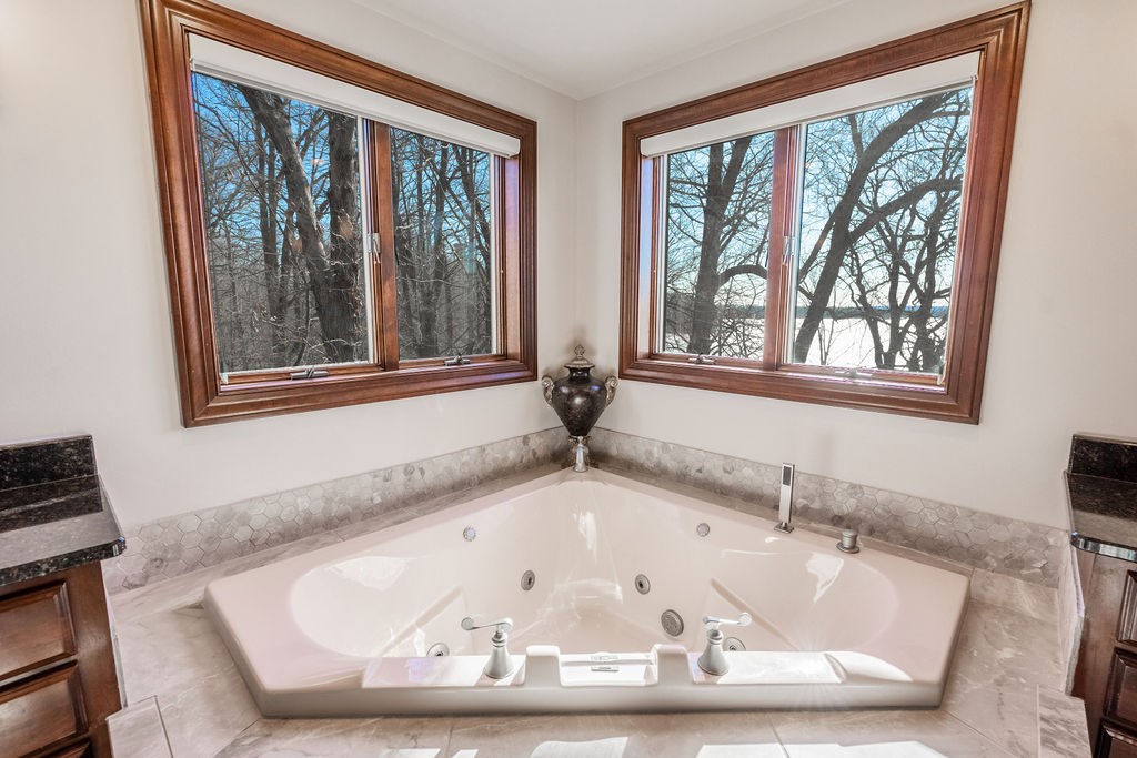 1516 E Orchard Beach Lane Property Photo 28