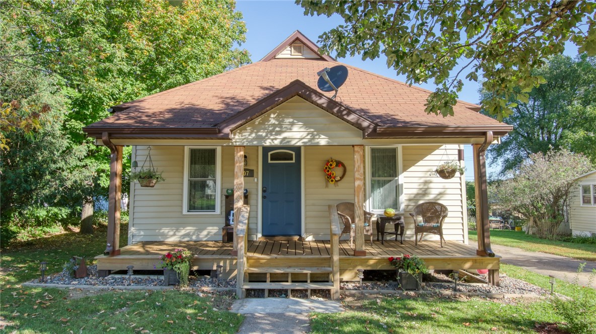 807 Miner Avenue E Property Photo 1