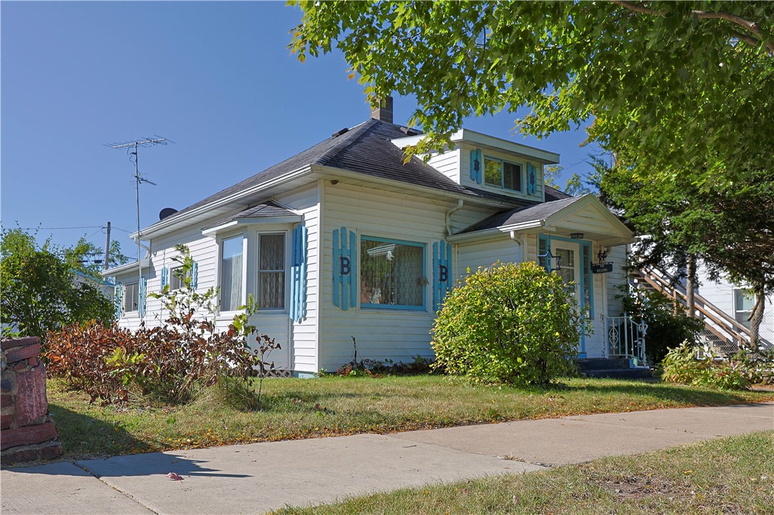 708 Worden Avenue E Property Photo