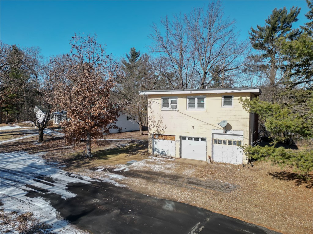 445 River Drive Property Photo 2