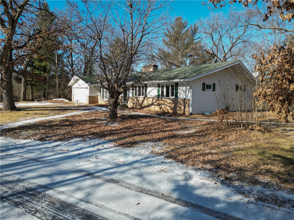 445 River Drive Property Photo 3