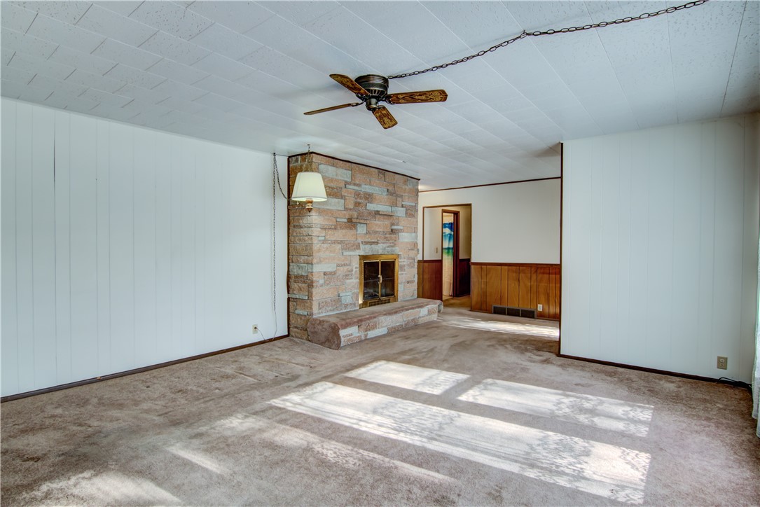 445 River Drive Property Photo 13