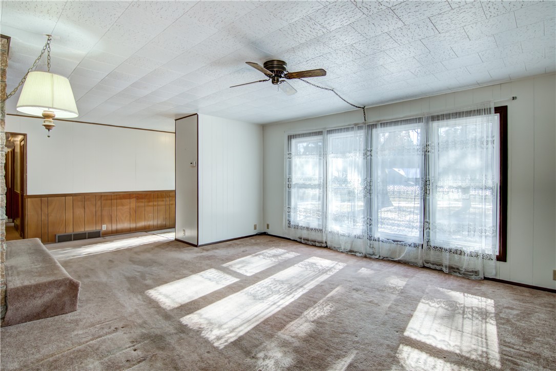 445 River Drive Property Photo 14