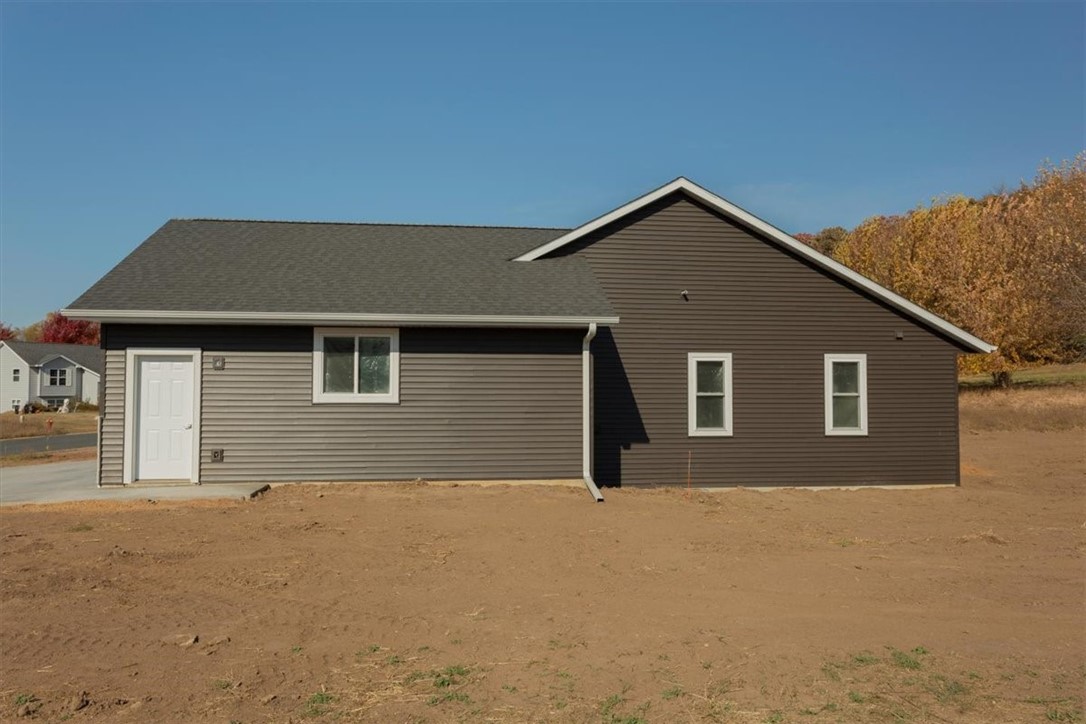 3754 Nicholas Drive Property Photo 4