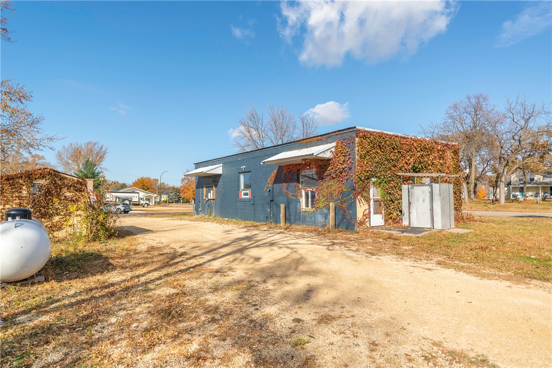 415 Third Street Property Photo 3