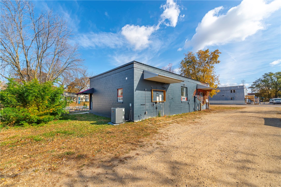 415 Third Street Property Photo 5