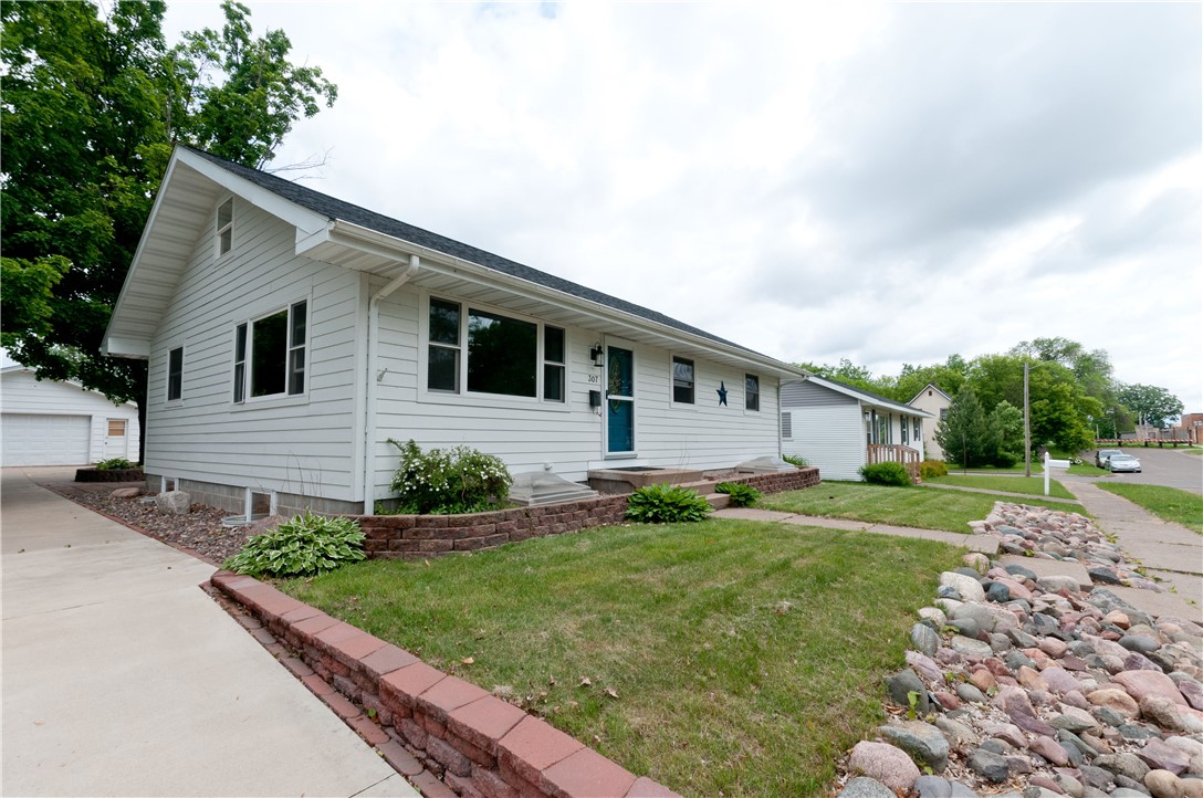307 W Humbird Street Property Photo 1