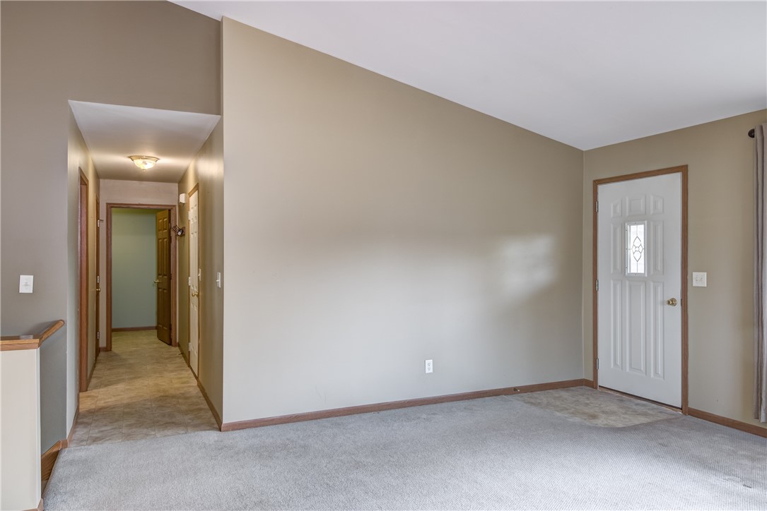 1032 Evergreen Lane Property Photo 4