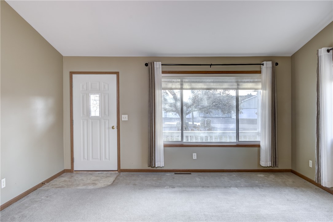 1032 Evergreen Lane Property Photo 5