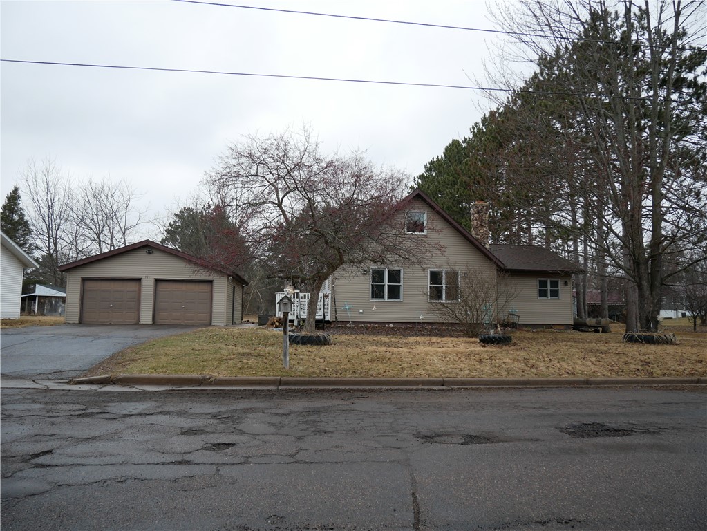 718 E 9th Street S Property Photo