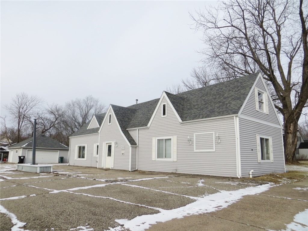 300 W Stanley Street Property Photo