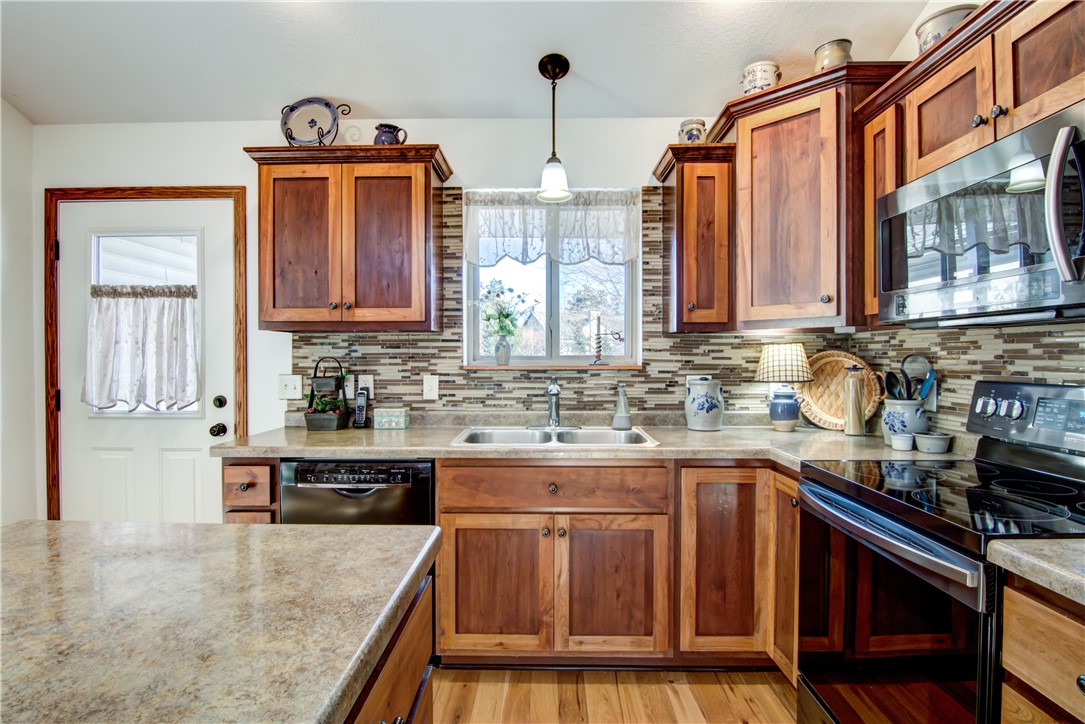 2417 Lake Court Property Photo 5