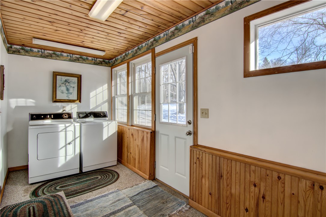 212 Moen Street Property Photo 9
