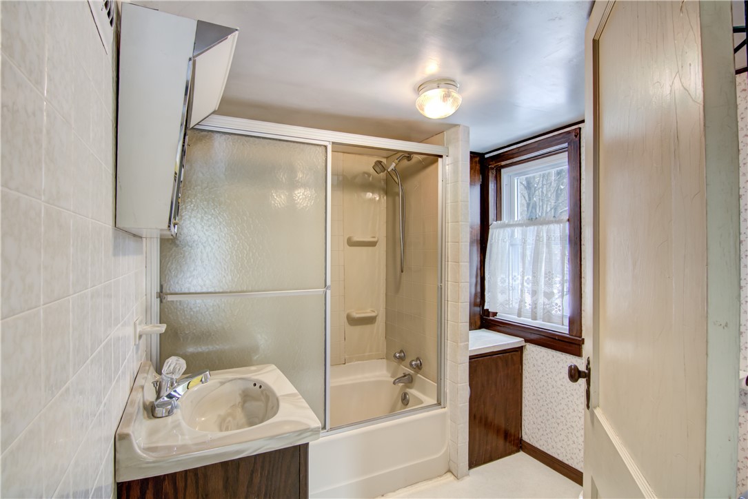 212 Moen Street Property Photo 18
