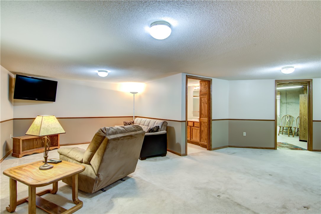 1158 W Hamilton Avenue Property Photo 18