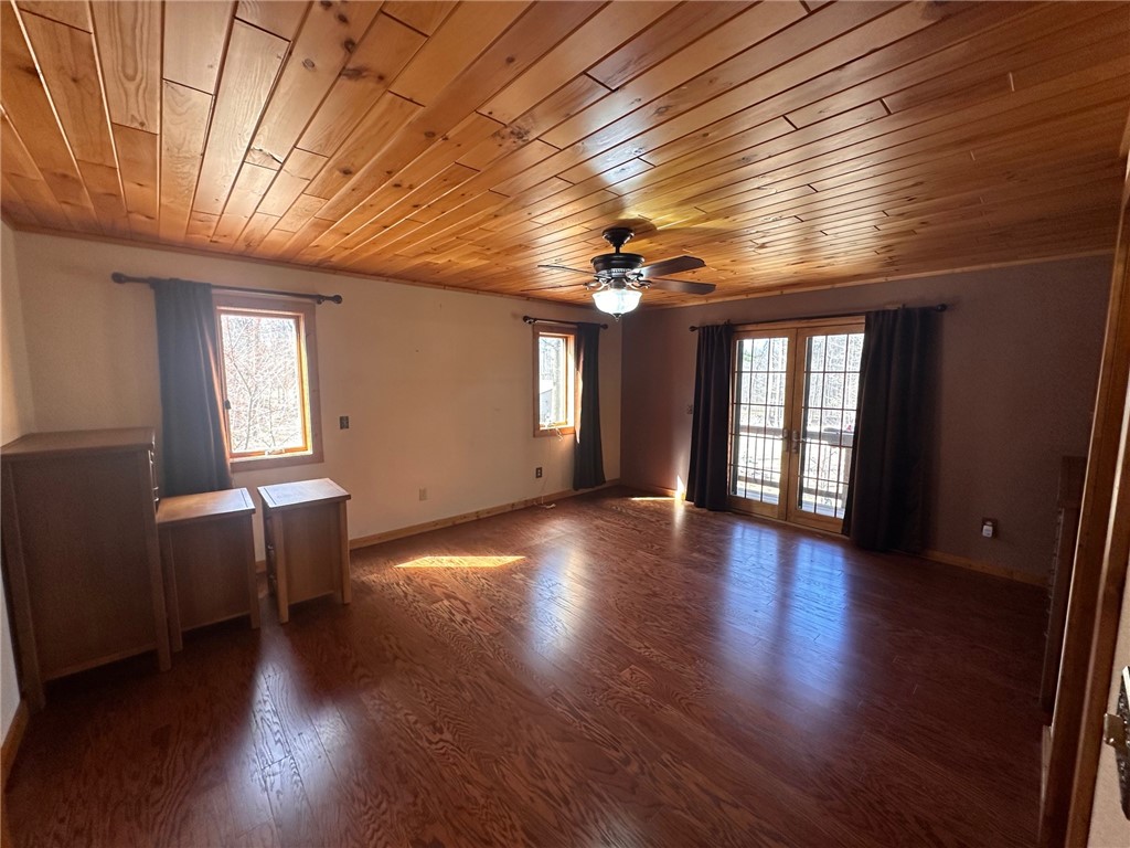 8823 N Highline Road Property Photo 13