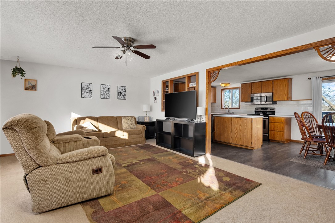 1109 16th Avenue E Property Photo 3