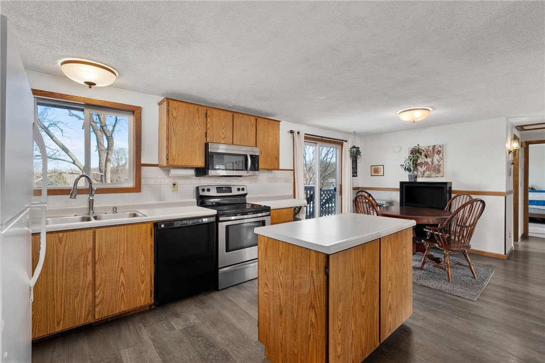 1109 16th Avenue E Property Photo 7