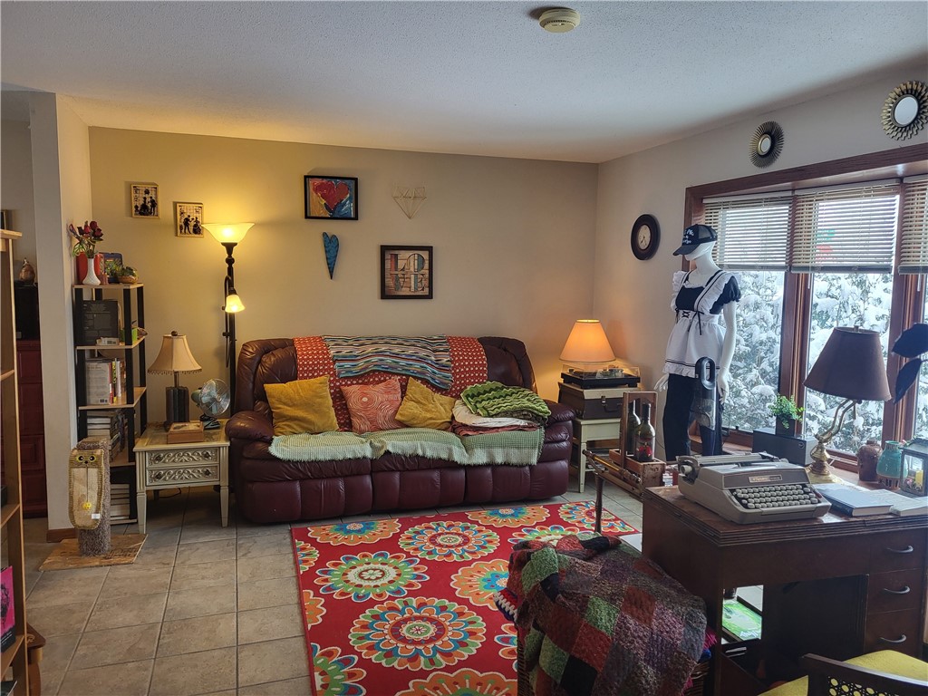 916 Duke Street Property Photo 11