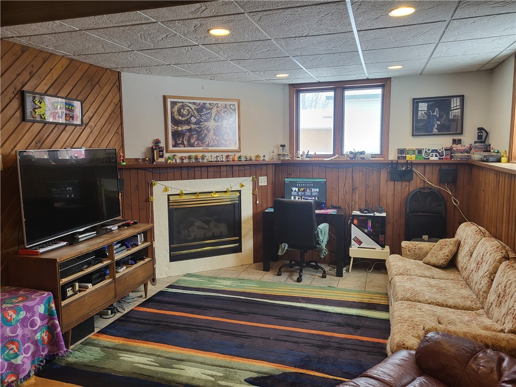 916 Duke Street Property Photo 18