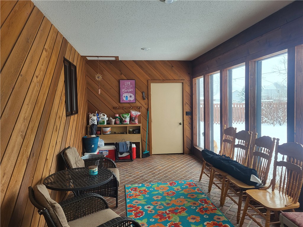 916 Duke Street Property Photo 22