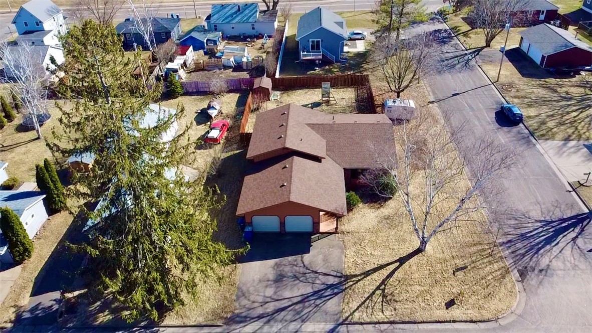 916 Duke Street Property Photo 23