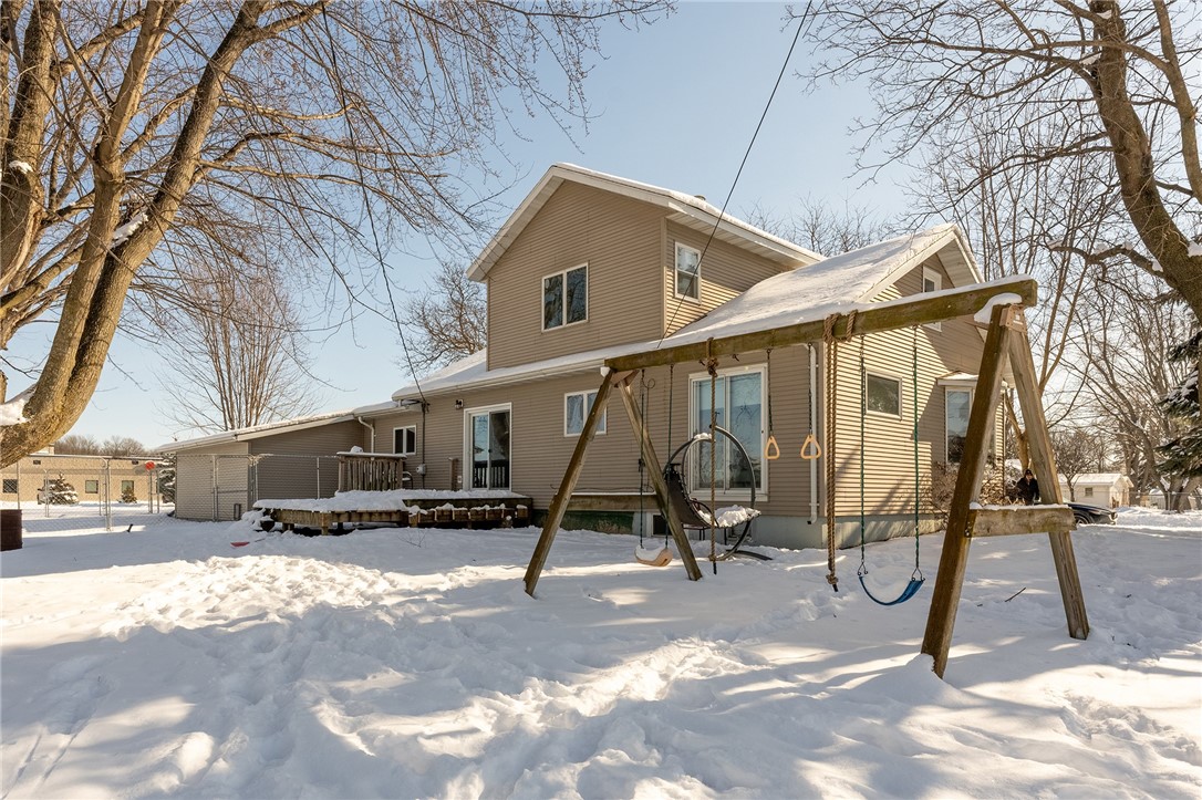 406 Maple Street Property Photo 4