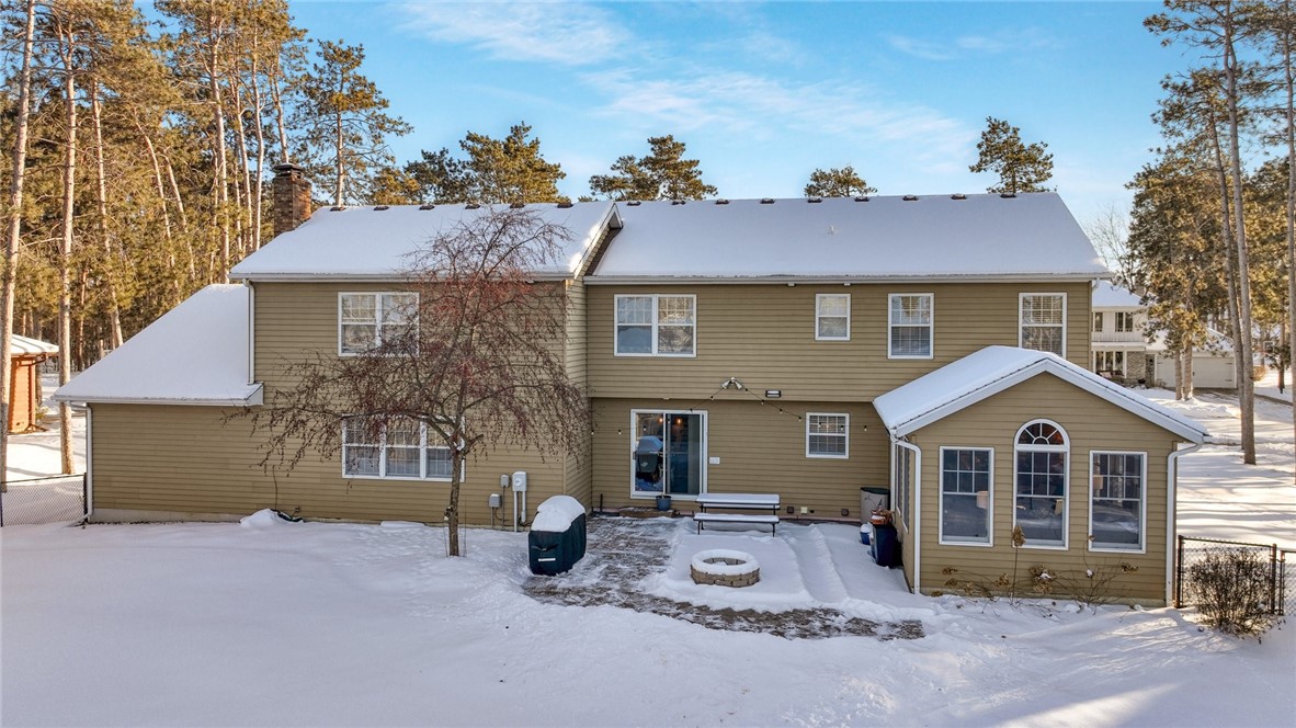 1302 N White Pine Drive Property Photo 2