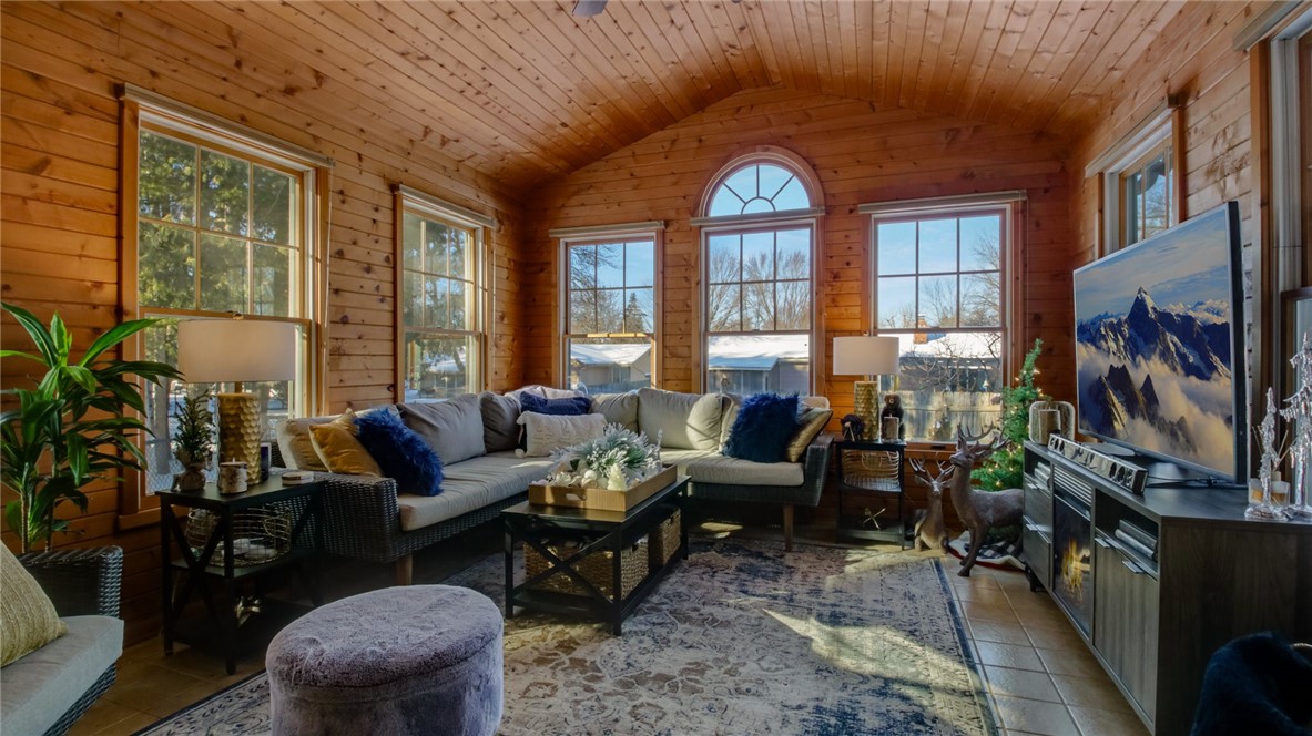 1302 N White Pine Drive Property Photo 12