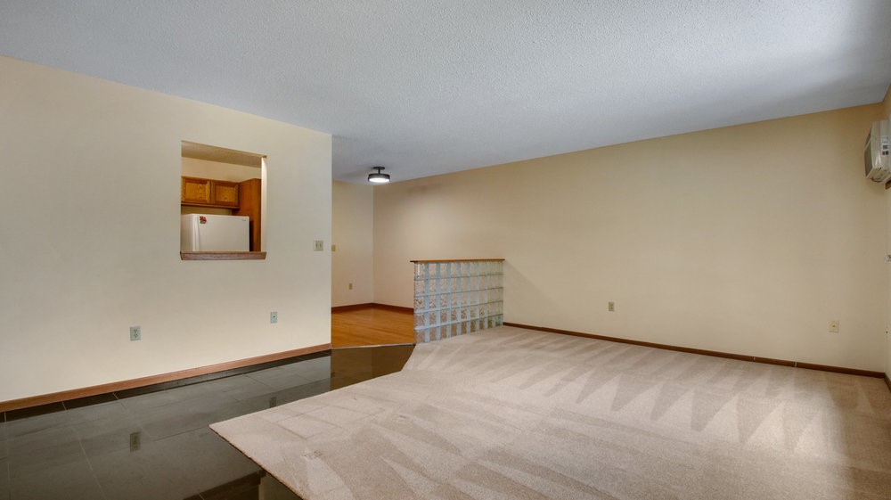 3603 Oak Tree Lane Property Photo 3