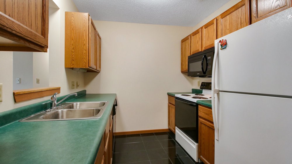 3603 Oak Tree Lane Property Photo 6