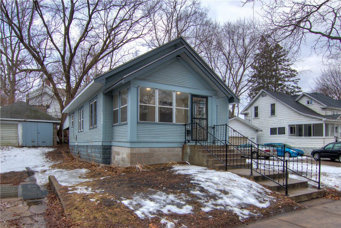 1036 2nd Avenue Property Photo 2