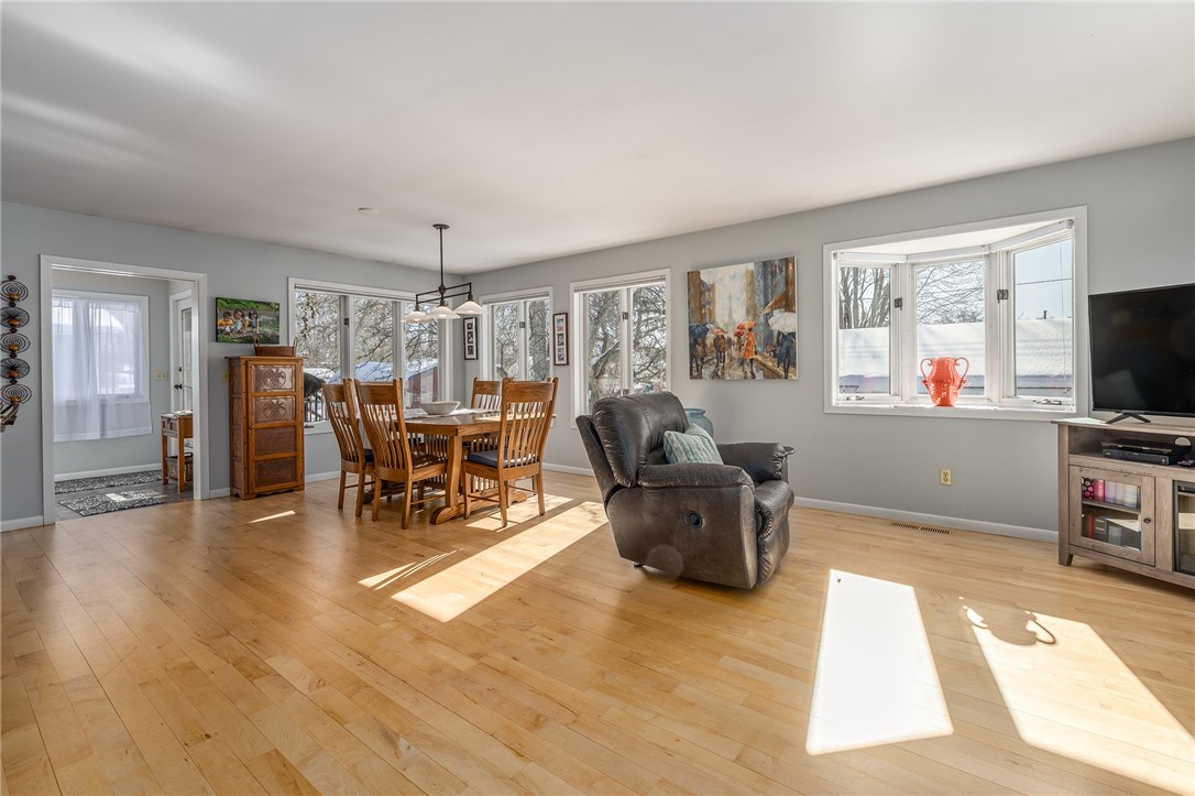 319 Well Street Property Photo 9