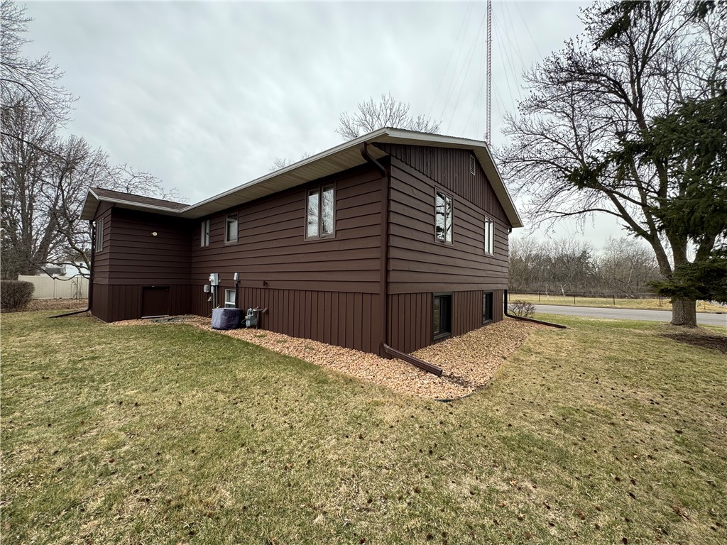 319 Well Street Property Photo 32
