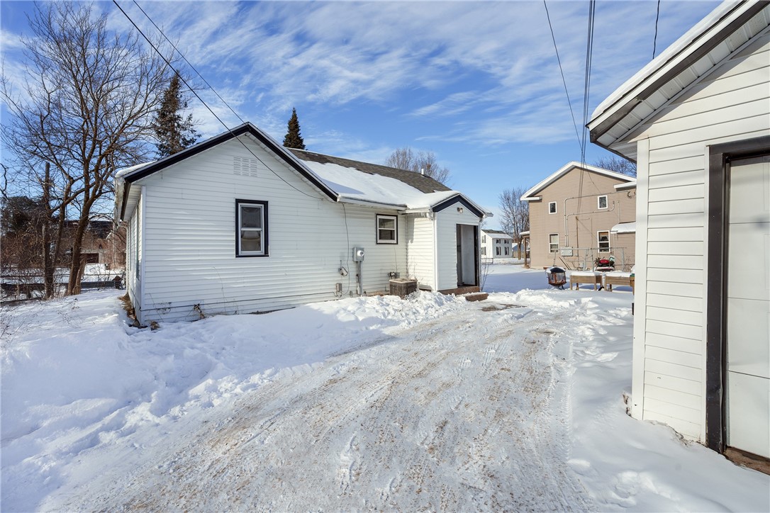 115 Court Street Property Photo 5