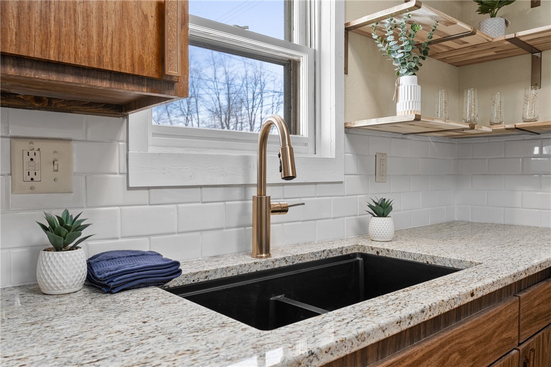 115 Court Street Property Photo 14
