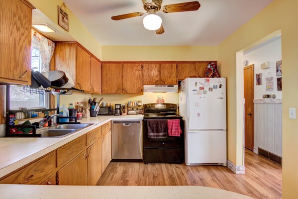 548 Roland Street Property Photo 9
