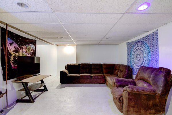 548 Roland Street Property Photo 17