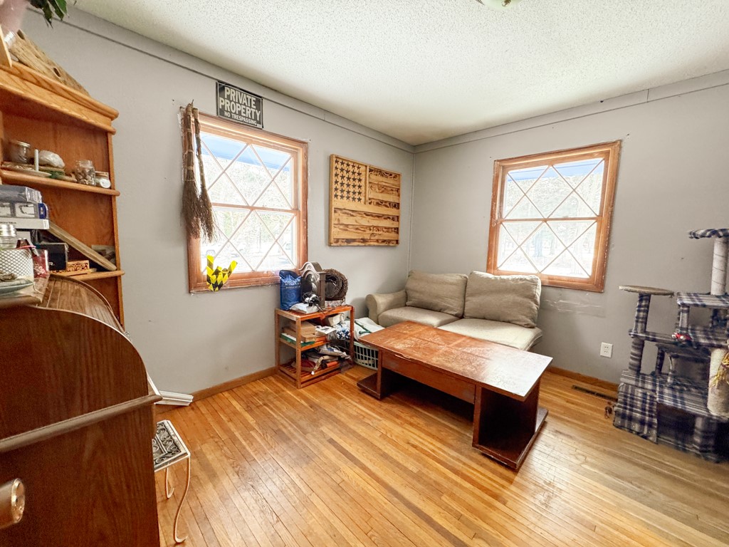 201 W 7th Avenue Property Photo 9