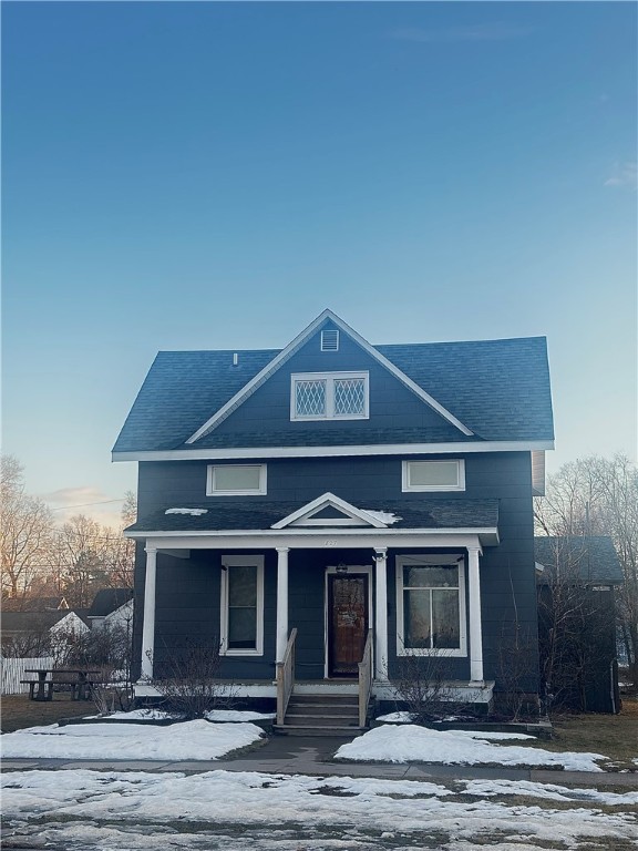 827 Broadway Street Property Photo 1