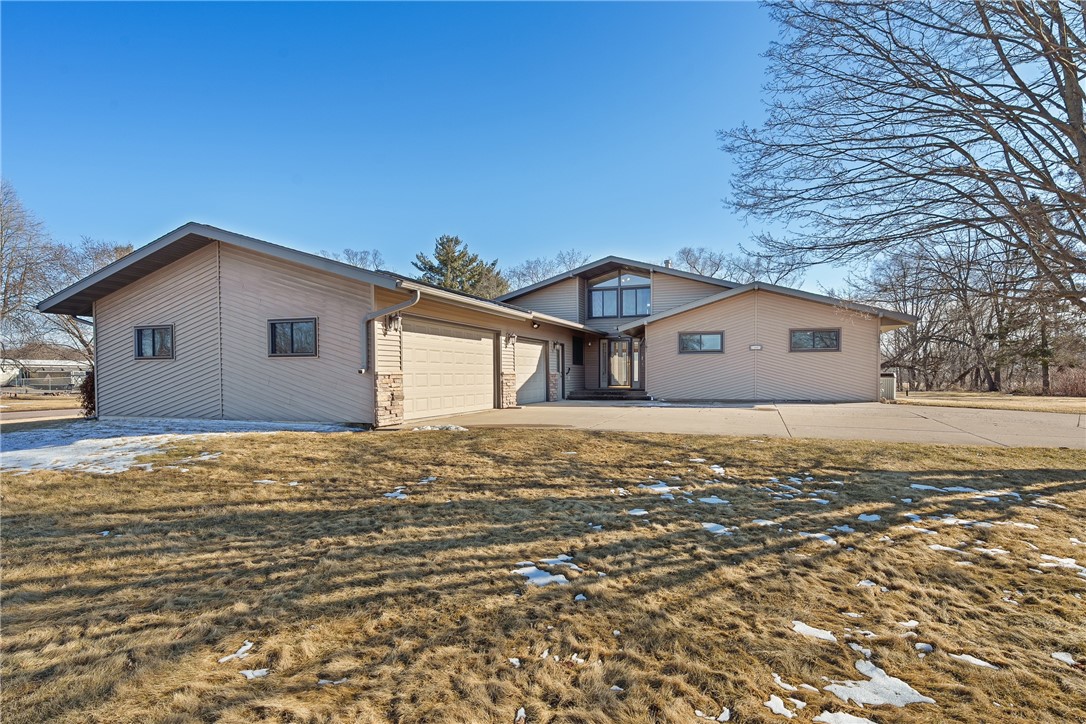 23497 Elm Street Property Photo