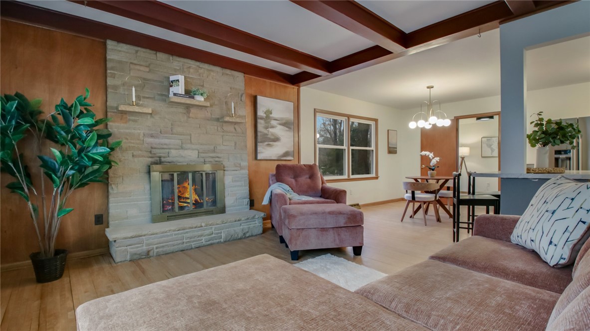 2114 115th Street Property Photo 2