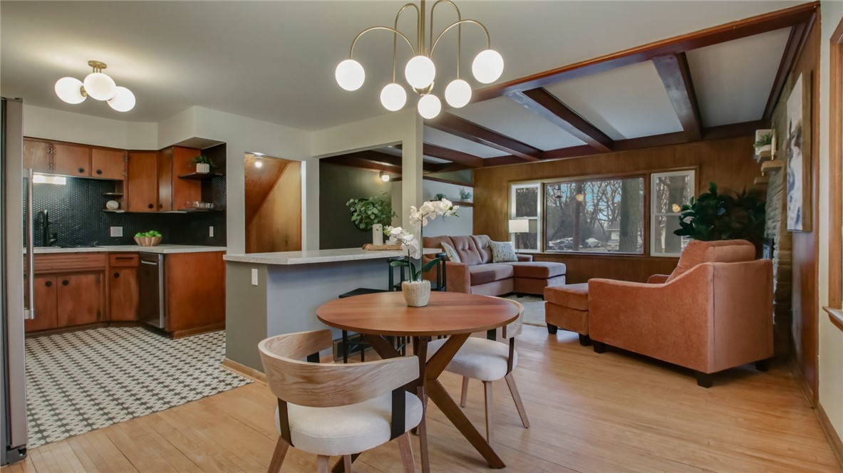 2114 115th Street Property Photo 4