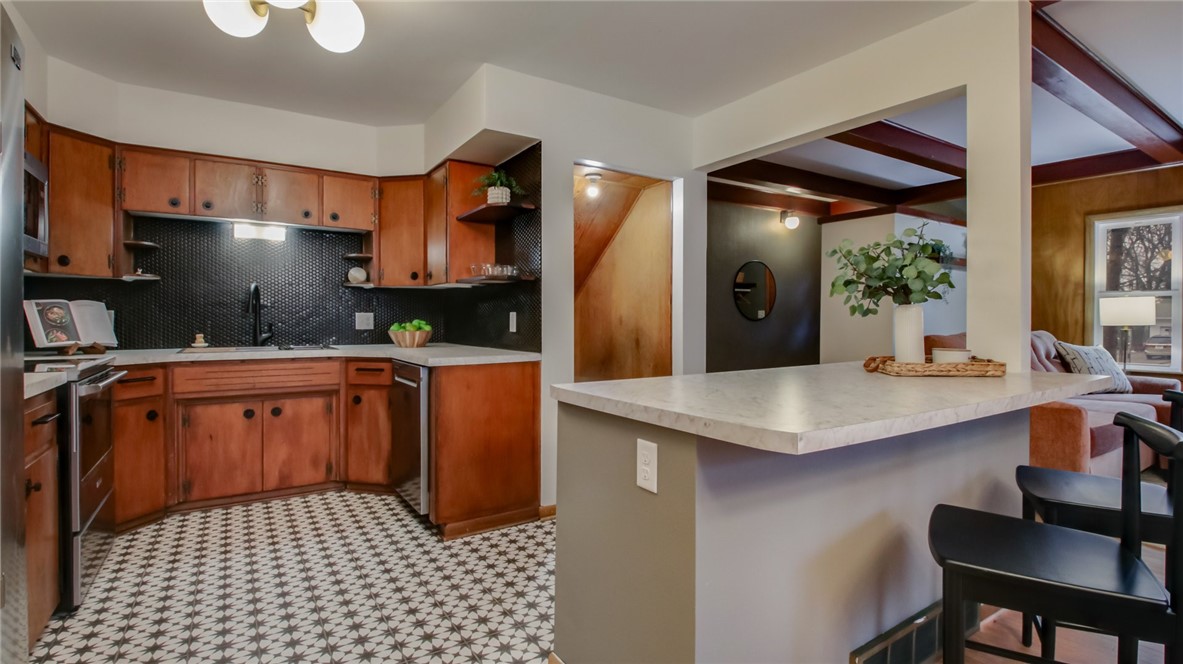 2114 115th Street Property Photo 7