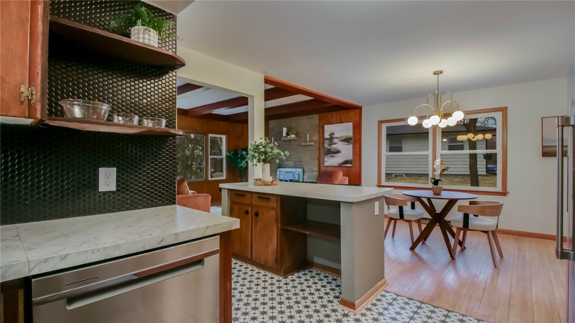 2114 115th Street Property Photo 9