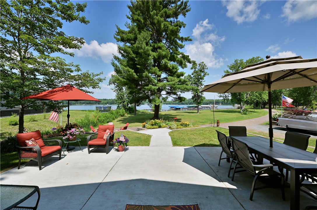 6595 Blue Heron Bay Drive Property Photo 9