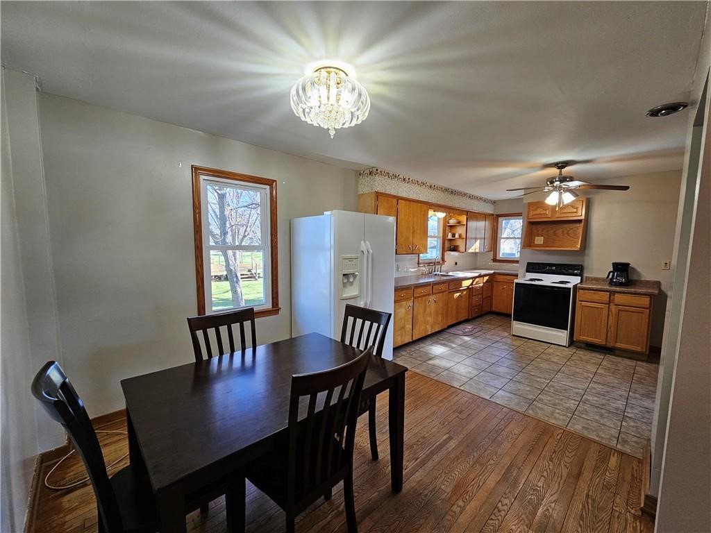 203 S Peterson Avenue Property Photo 7